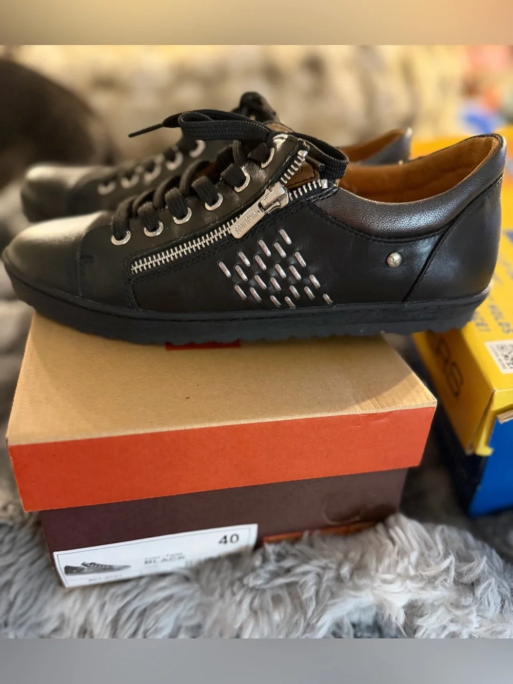 Pikolinos Lagos 901 Black Leather Zip Sneakers Size EU40/US 9-9.5 Like New! $75